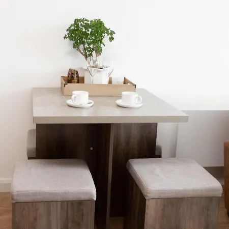 Stylish 2bed In Cc Of Leeds