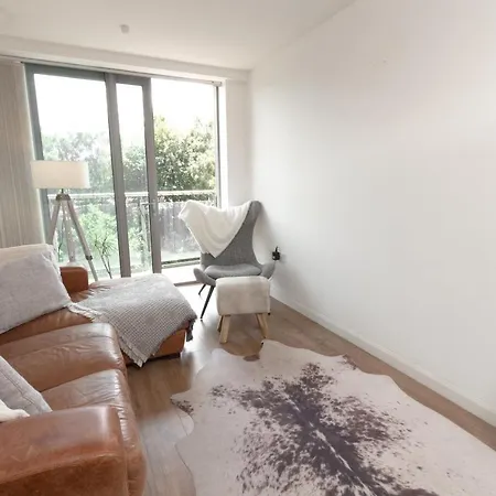Stylish 2bed In Cc Of Leeds شقة ليدز