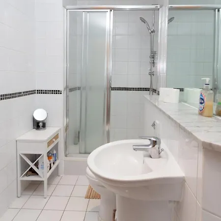 Apartment Stylish 2bed In Cc Of Leeds *