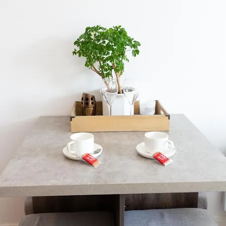 Stylish 2bed In Cc Of Leeds ليدز